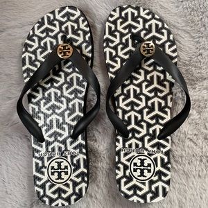 New condition Tory Burch flip flops